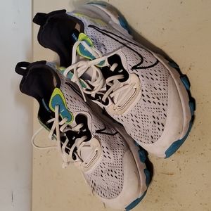 Nike girls React Worldwide sneakers